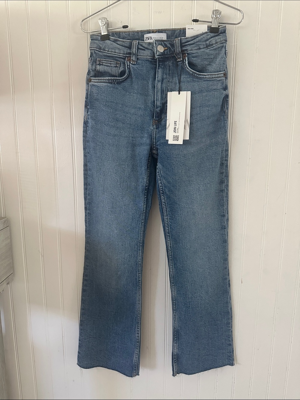 Zara Mid-Rise Raw Hem Blue Flare-Leg Jeans NEW sz 4 - Picture 5 of 13